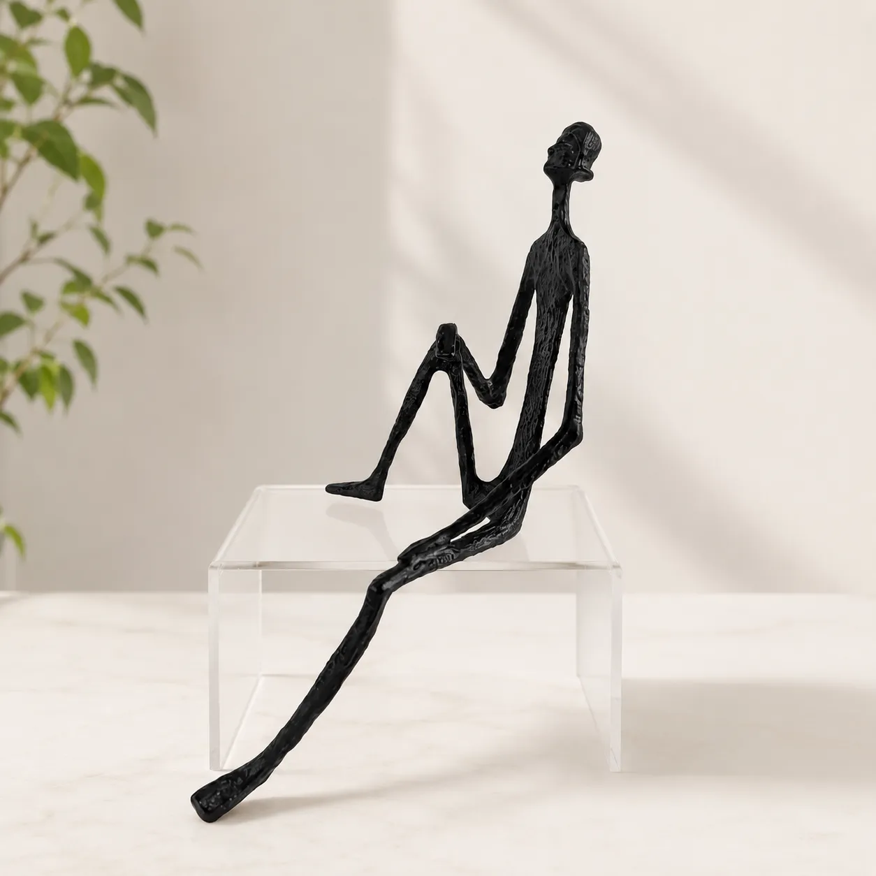 Adorno hombre sentado de hierro forjado, Negro (11*7*28cm)