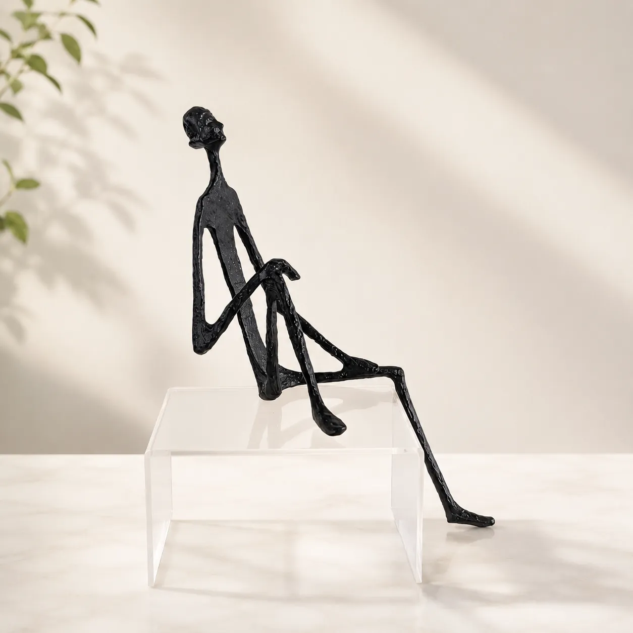 Adorno hombre sentado de hierro forjado, Negro (11*7*28cm)