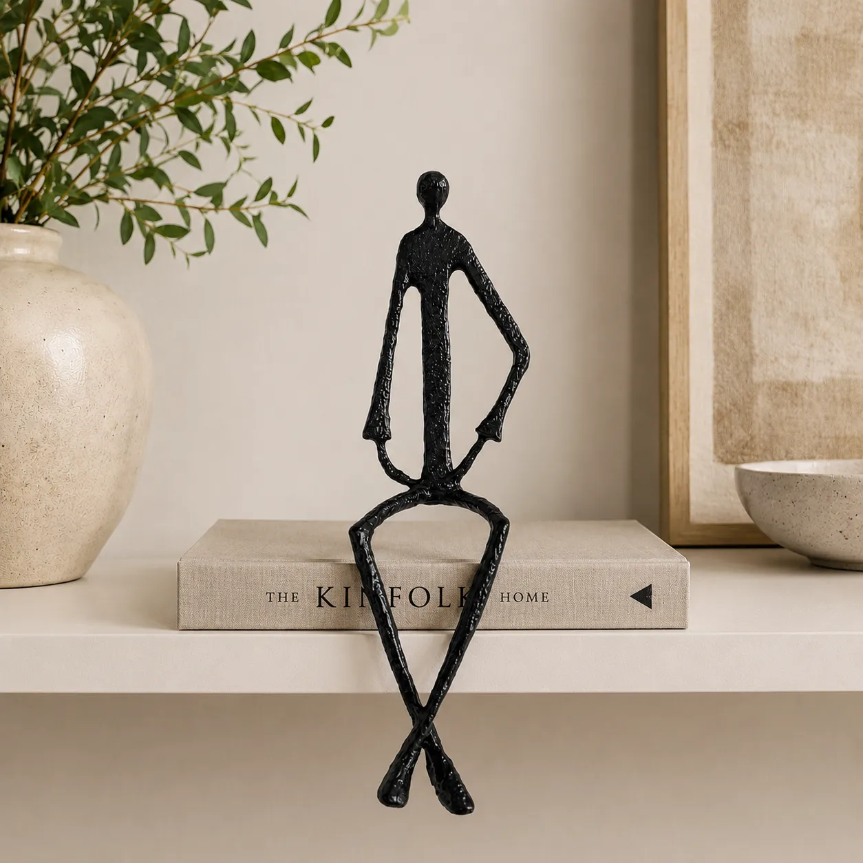 Adorno hombre sentado de hierro forjado, Negro (8*8*29cm)
