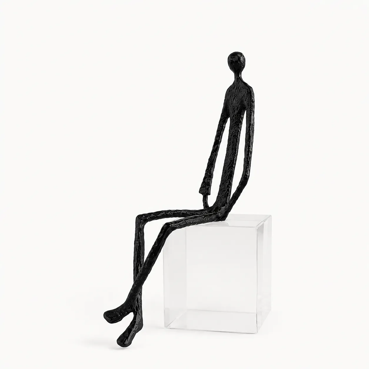 Adorno hombre sentado de hierro forjado, Negro (8*8*29cm)