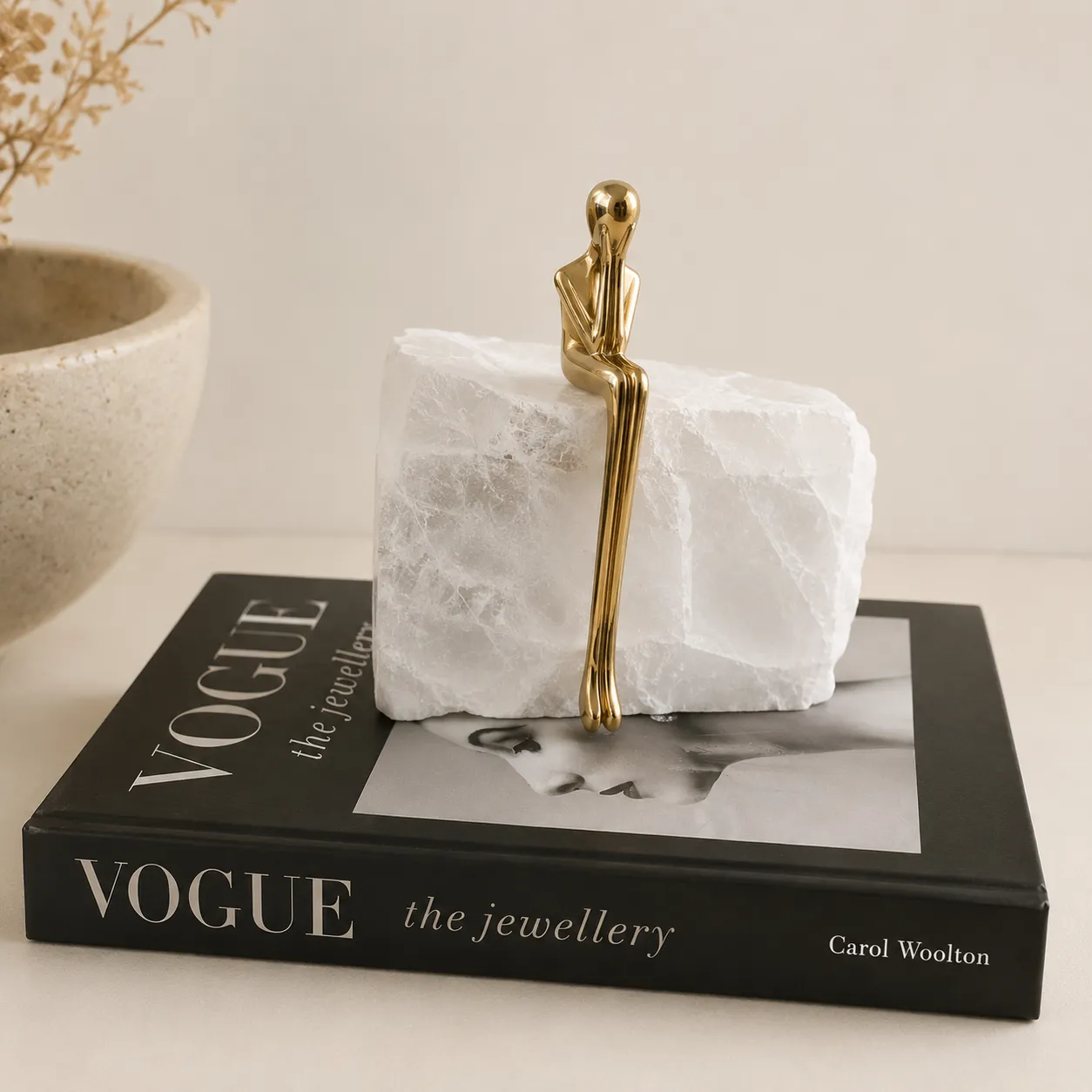 Cuarzo natural regulador de energía con hombre sentado de acero inoxidable (16*3*15cm)