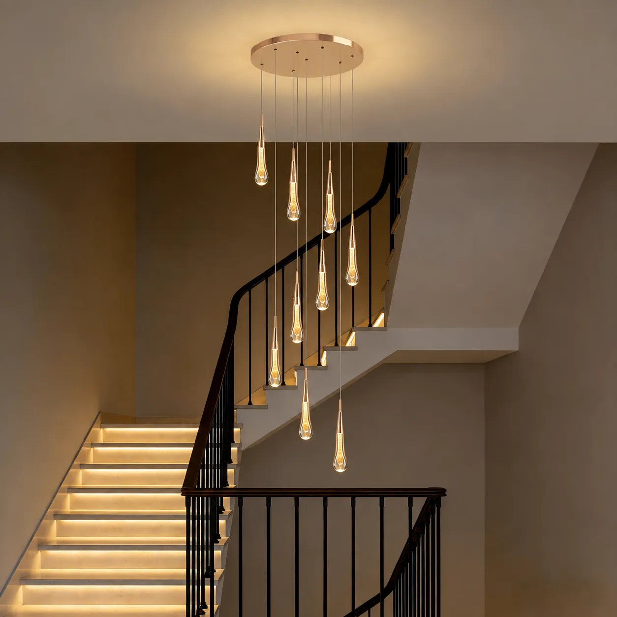 Lámpara colgante cascada 9 luces, French Gold (40*Regula 300cm, 45W) (9 tubos led 9*25cm) (Circuito LED integrado, 3 temperaturas de luz: cálida 3000K, neutra 4500K, blanca 6000K, vida útil 25000 horas)
