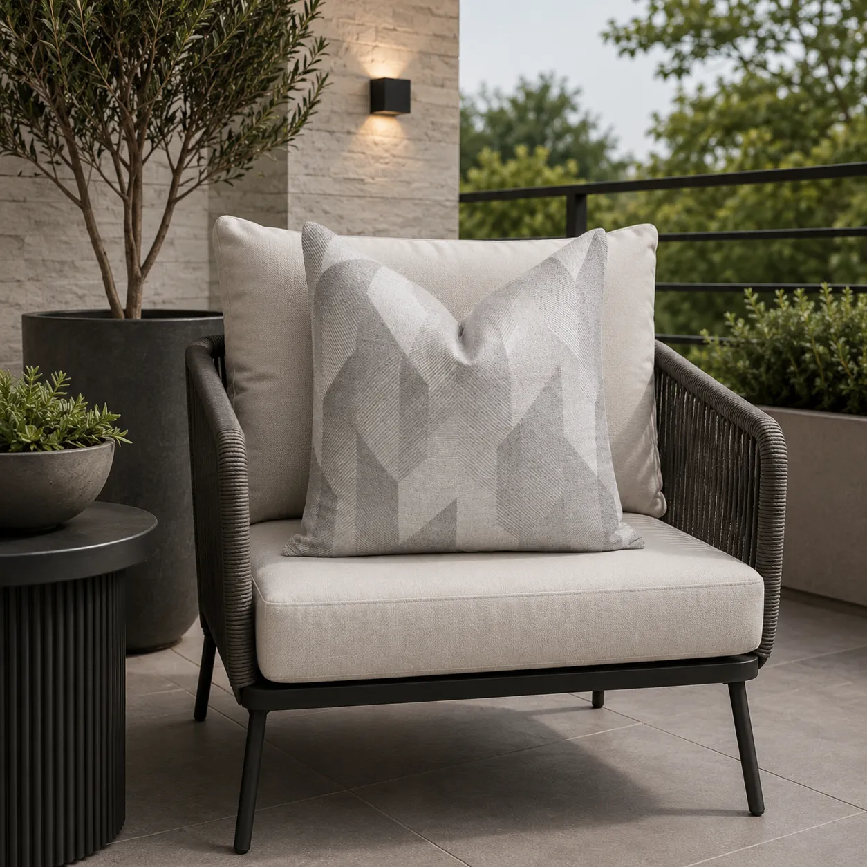 Cojín geométrico facetado, Gris claro (45*45cm)