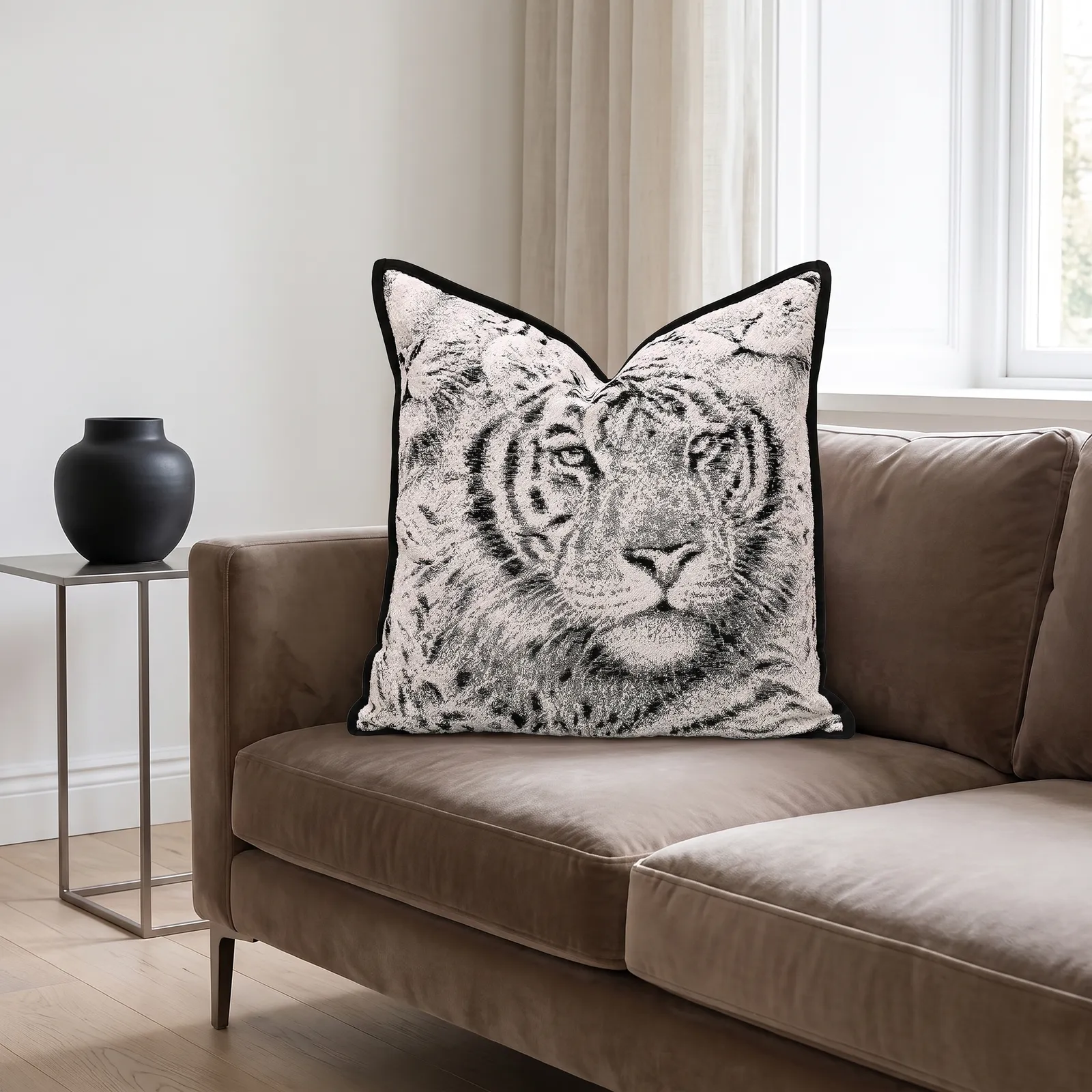 Cojín tela Jacquard león, Negro y gris (45*45cm)