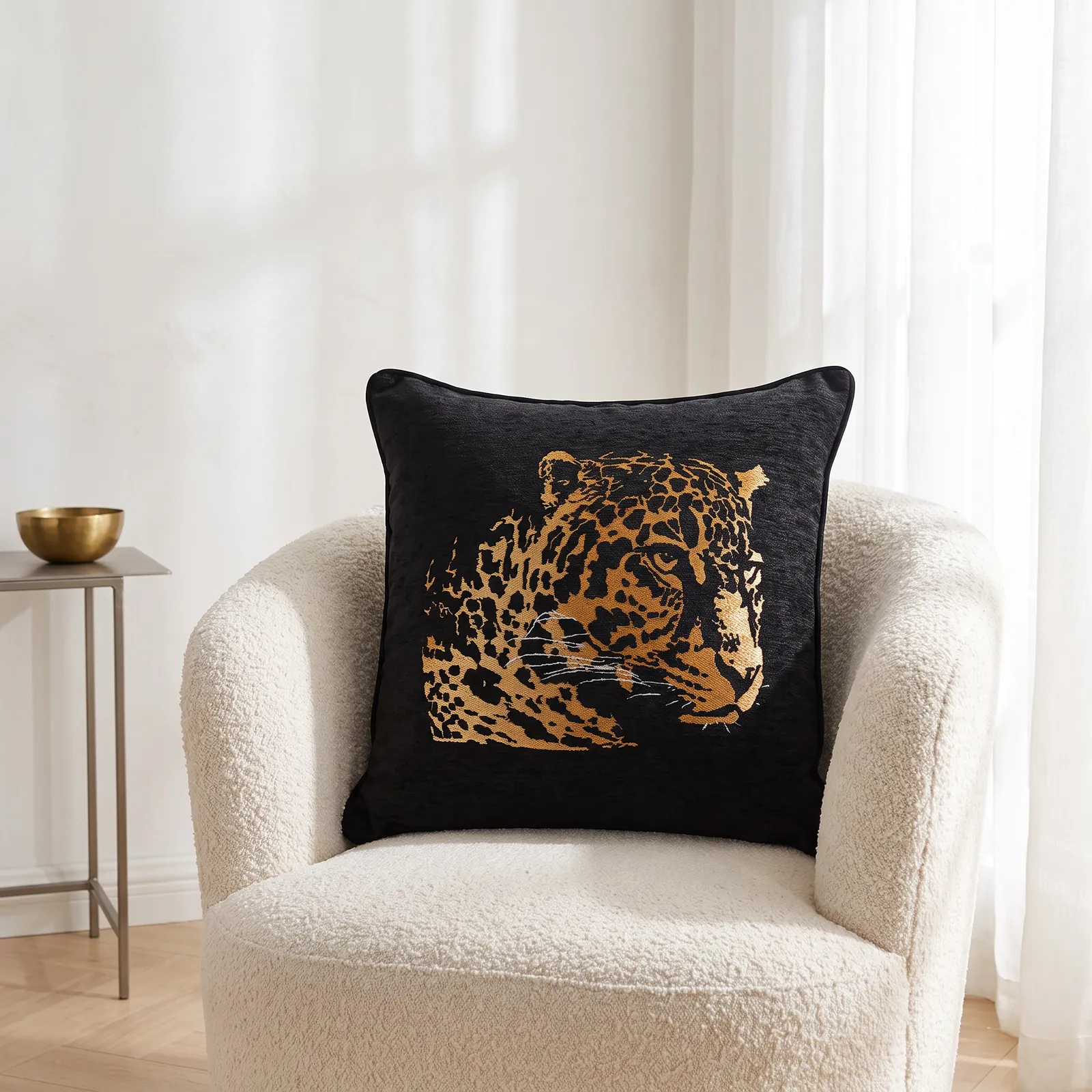 Cojín tela Jacquard tigre, Negro y dorado (45*45cm)