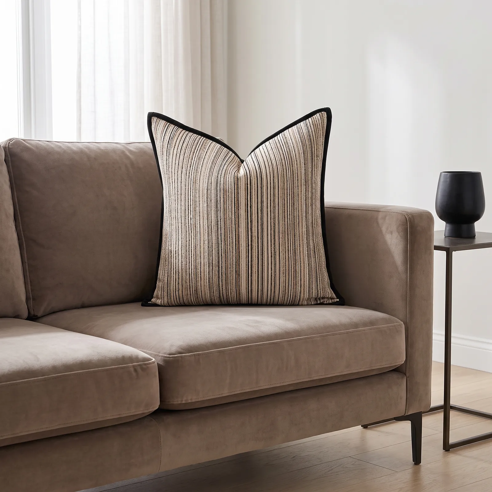Cojín tela Jacquard lineal, Beige y negro (45*45cm)