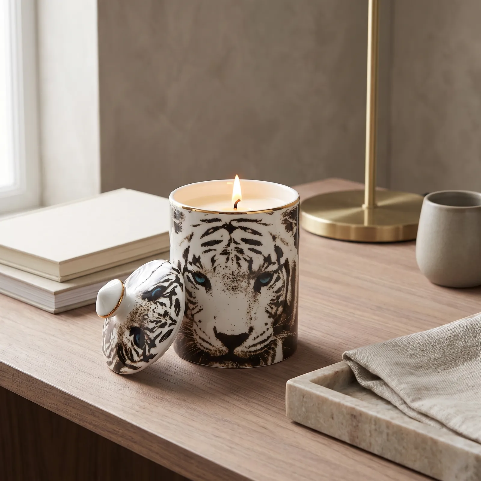 Vela aromática canela tigre, Blanco y café (9*16cm)