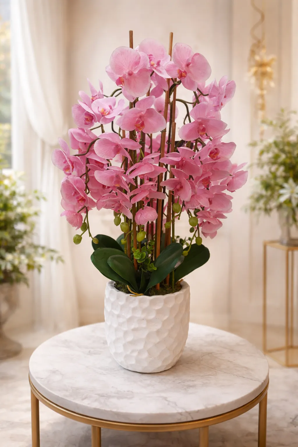 Orquídea artificial real al tacto color rosado en maceta redonda blanca de cerámica (21*90cm)