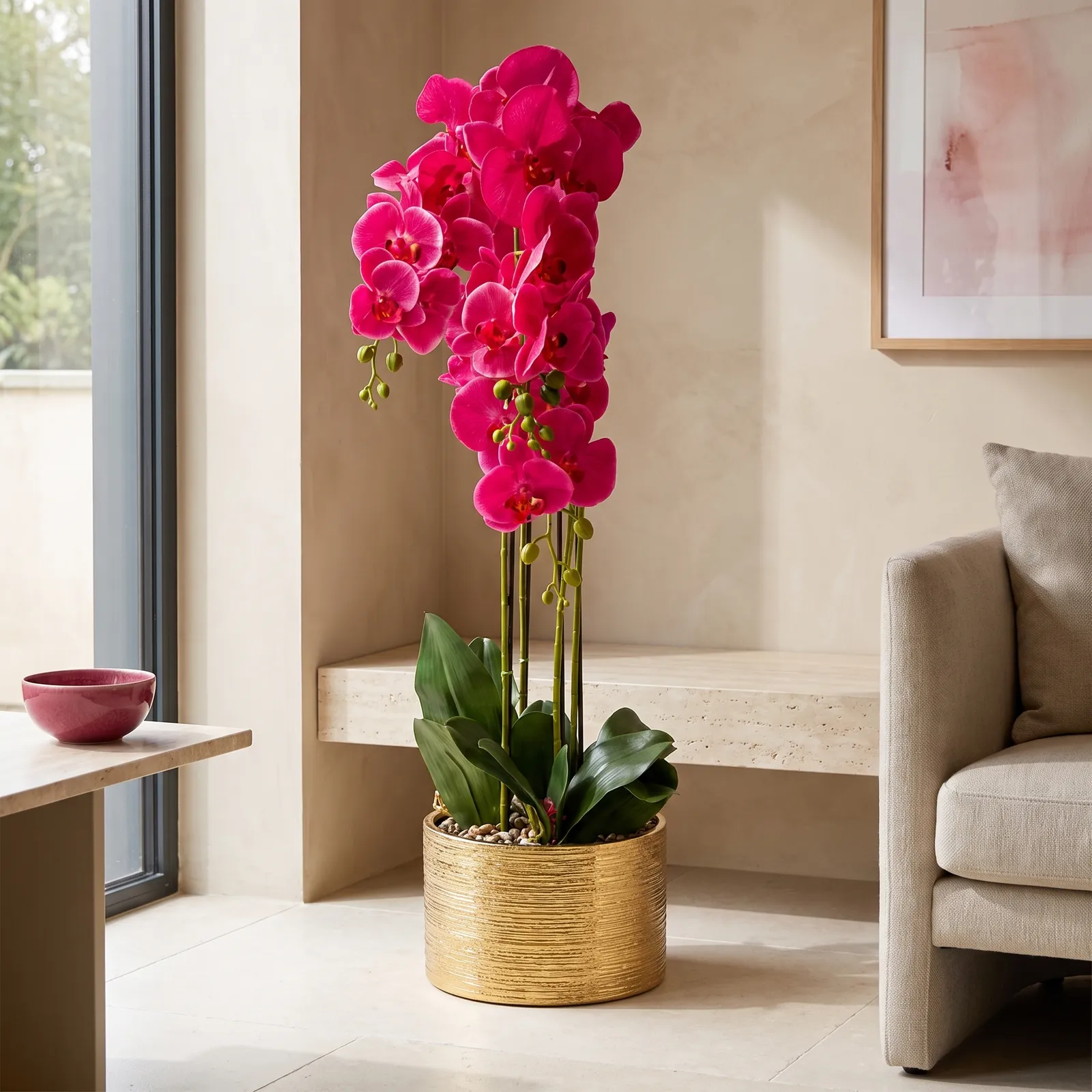 Orquídea artificial real al tacto color fucsia en maceta redonda dorada de cerámica (21*94cm)