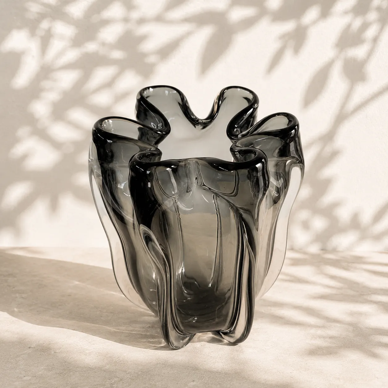 Jarrón de cristal de Murano ondulado grande, Humo (20*30cm)